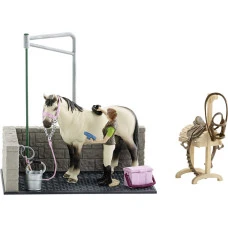 SCHLEICH Mycí kout pro koně herní set s koníkem a ošetřovatelkou